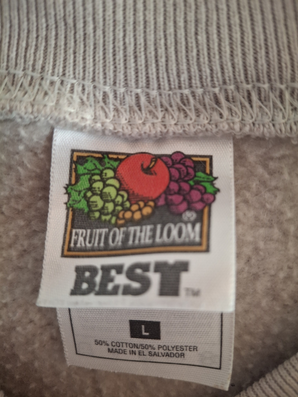 Vintage Fruit of the Loom Light Gray Wolf Family Crewneck - Picture 3 of 3